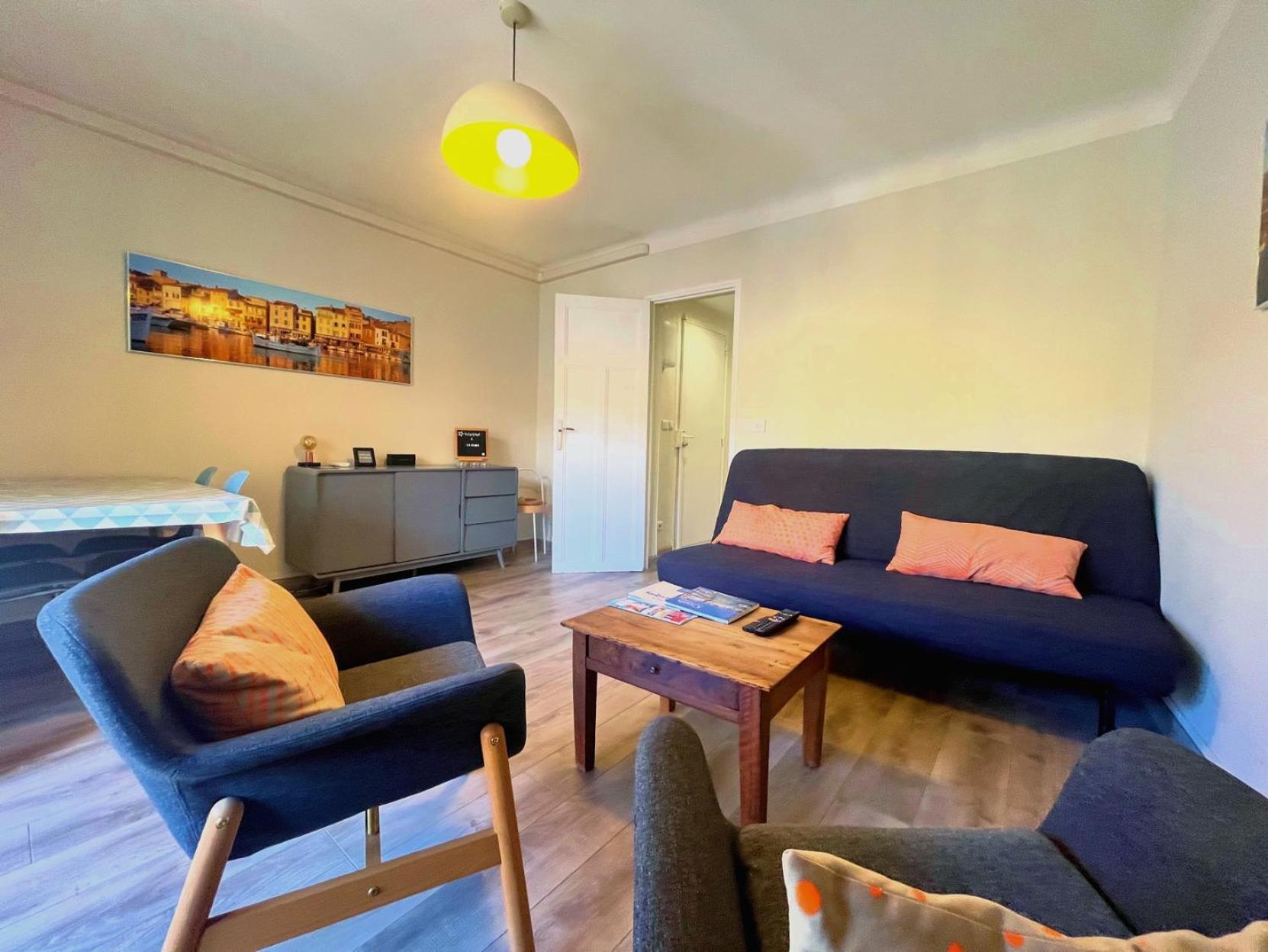 Le 13 Apartment Каси Екстериор снимка