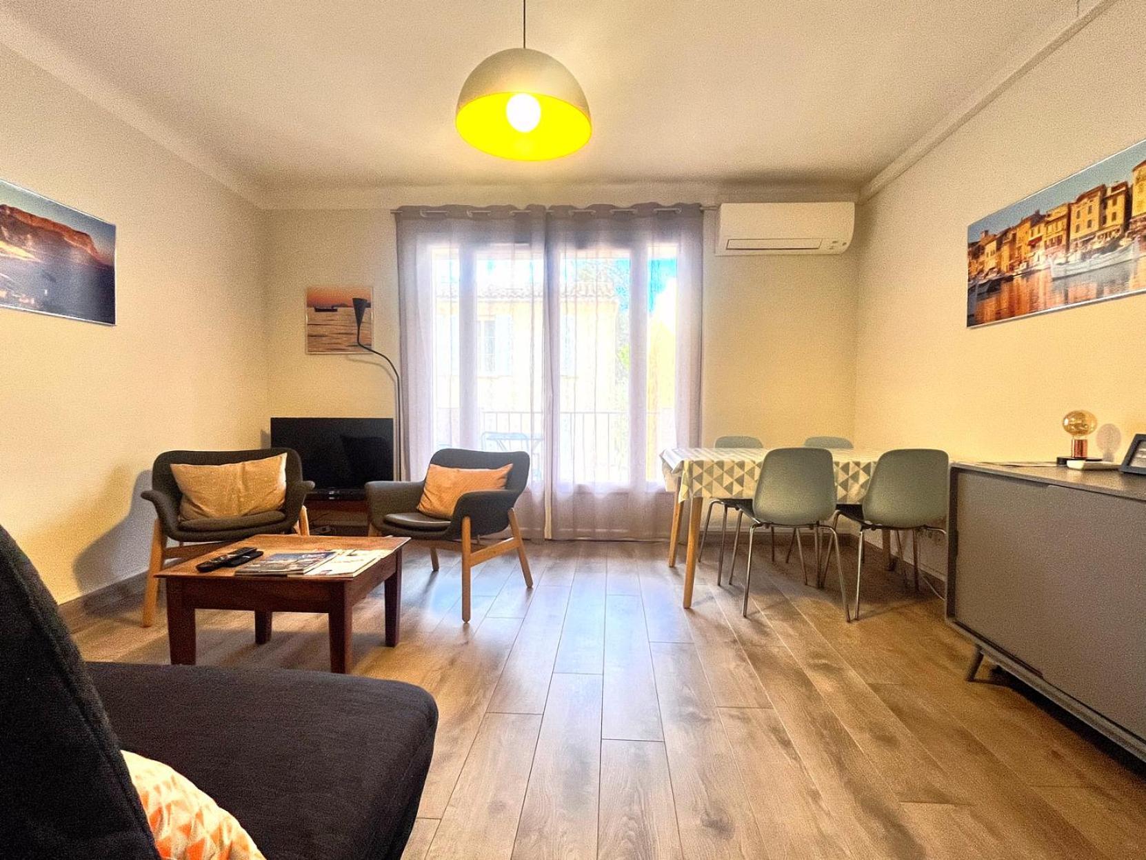 Le 13 Apartment Каси Екстериор снимка