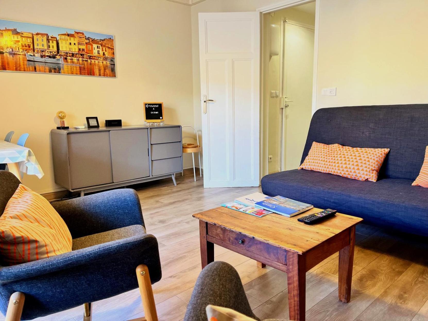 Le 13 Apartment Каси Екстериор снимка